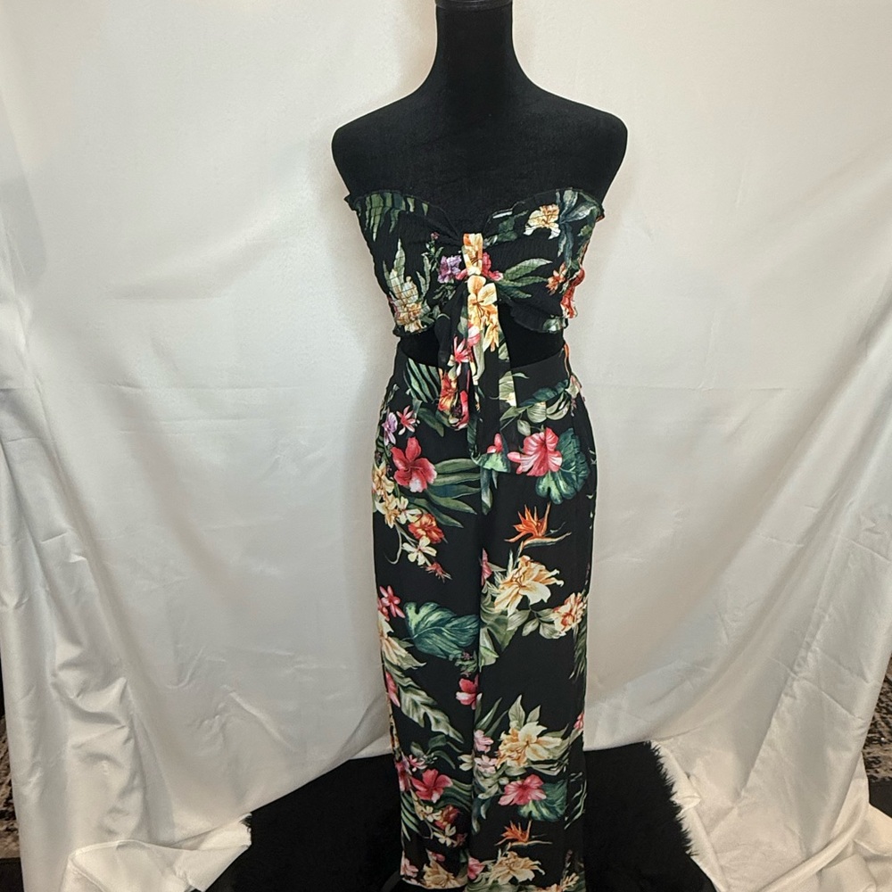 Miss Avenue Black and Green Strapless set